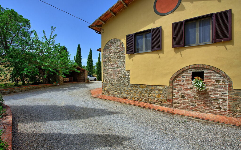 Villa Gloria: Building Exterior