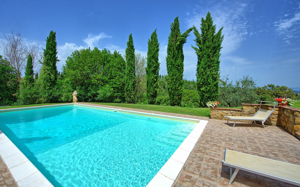 Villa Gloria: Pool, Scenic View