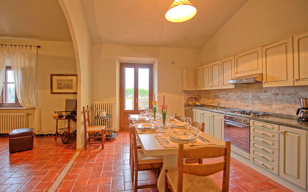 Villa Gloria: Dining Room, Kitchen