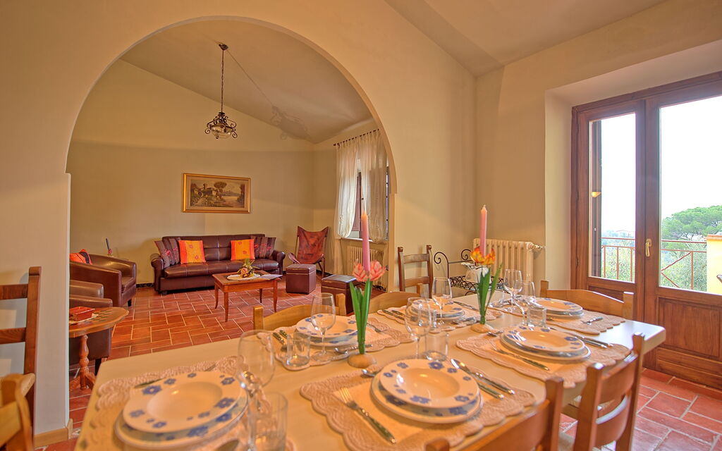 Villa Gloria: Dining Room, Living Room