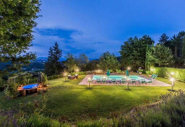 Torre Del Cielo: бассейн, Сад