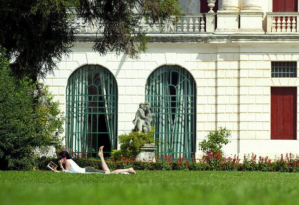 Ca' Marcello: Being La Barchessa Apartment the only unit available for rent in the whole property, our guests have plenty of space to enjoy and total privacy at the same time.