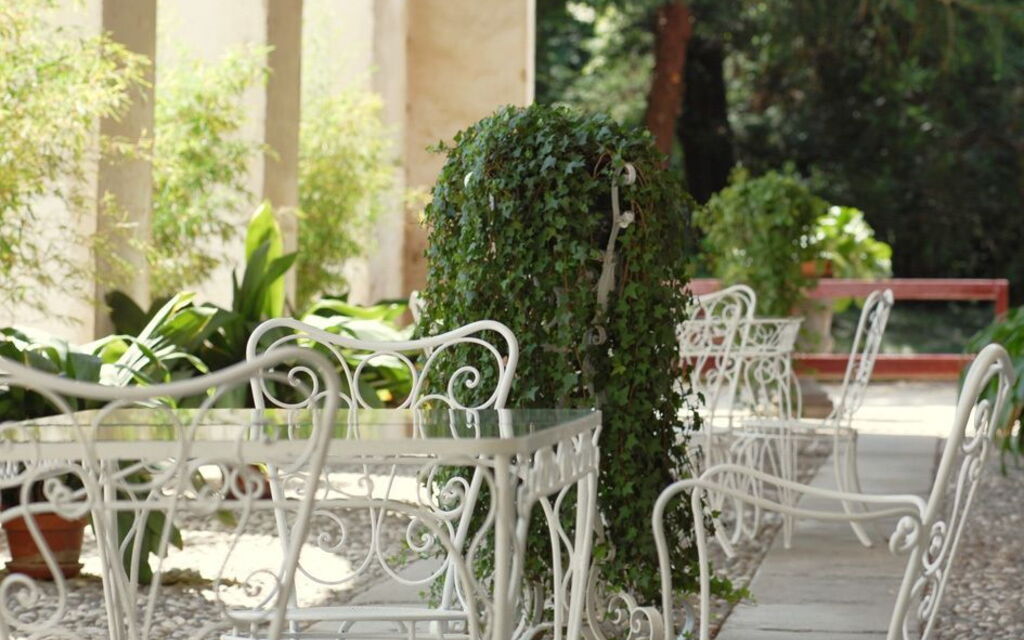 Ca' Marcello: A large terrace is just in front of the entrance door, ideal place for sunset dinners. WI-Fi Internet acces is available inside and outside the house, free of charge