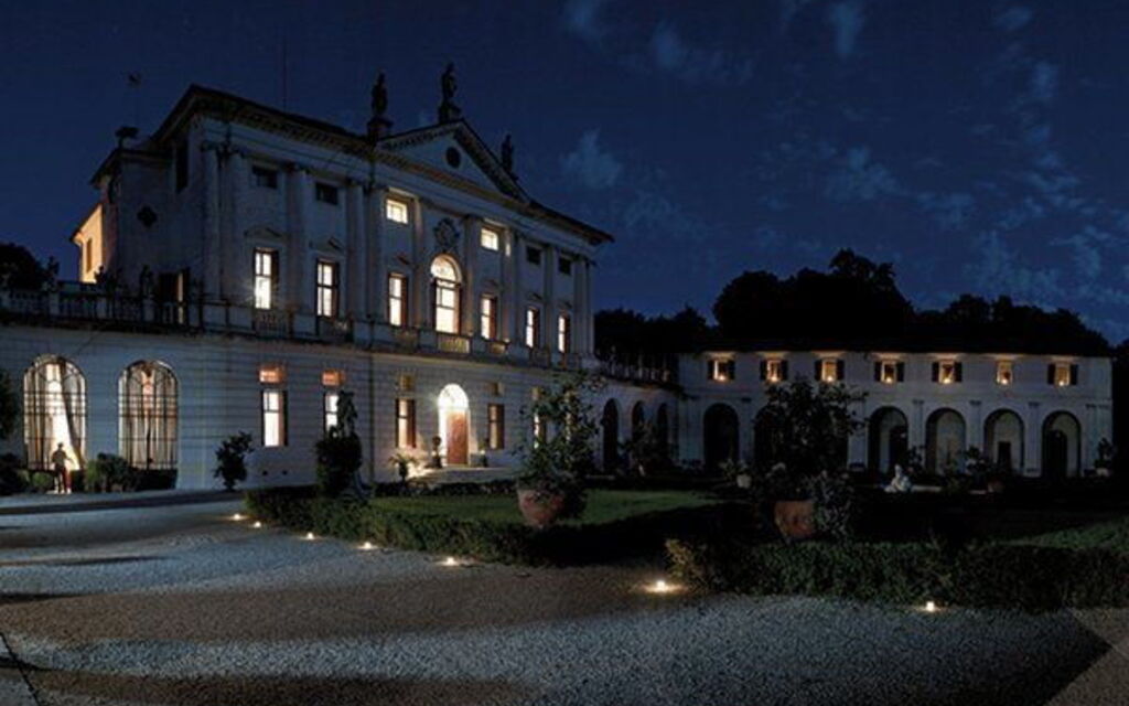 Ca' Marcello: Utomhus