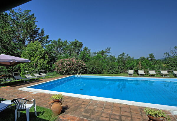 Villa Poggetta: бассейн