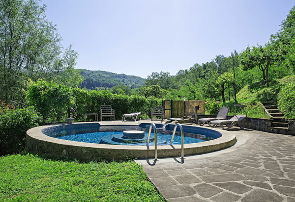 Villa Il Nido: Garten, Schwimmbad