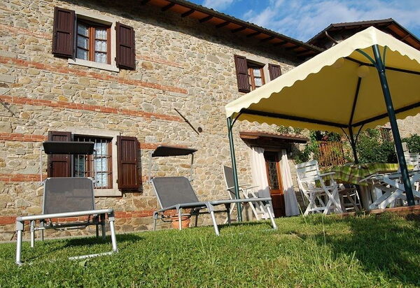 Il Palazzetto: Garden with gazebo