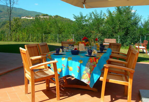 Villa Saida: Balkon / Terrasse / Patio, Draussen