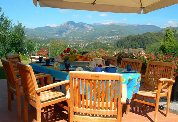 Villa Saida: Balkon / Terrasse / Patio, Draussen