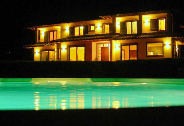 Villa Saida: Draussen, Schwimmbad