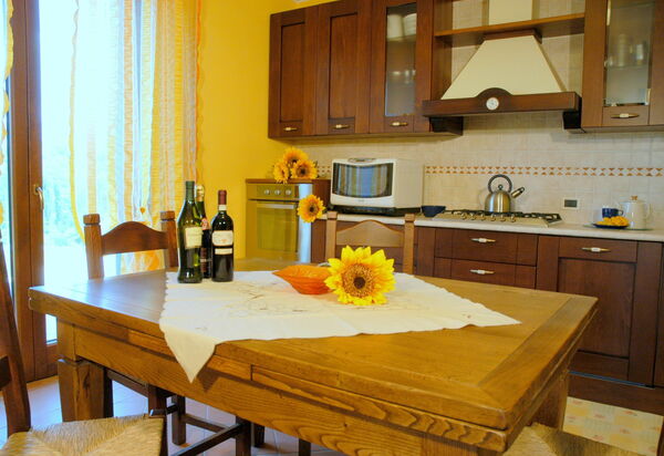 Villa Saida: Esszimmer, Küche