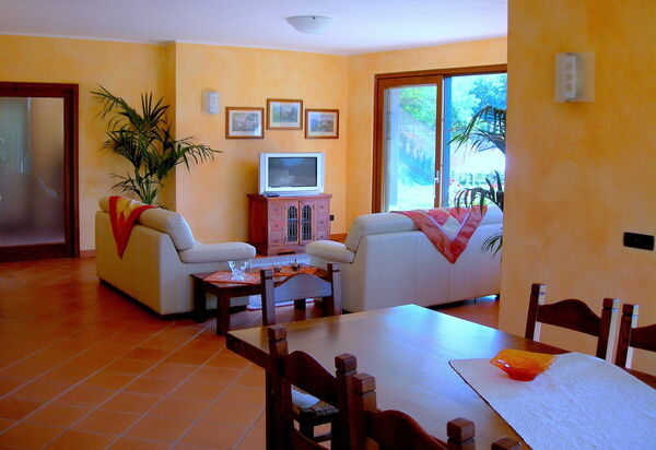 Villa Saida: Esszimmer, Wohnzimmer