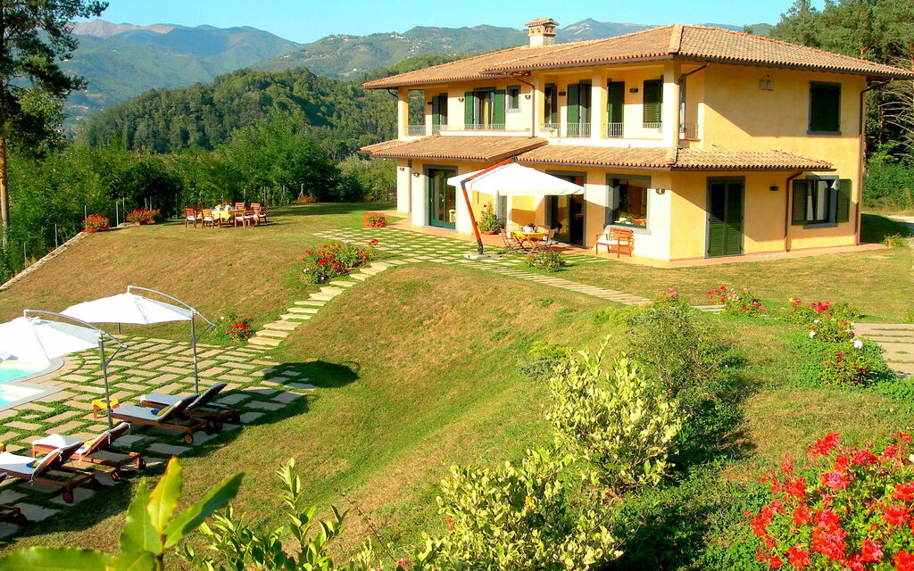 Villa Saida: Extérieur, Jardin