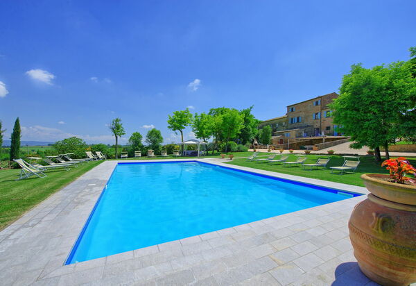 Villa Giare: бассейн