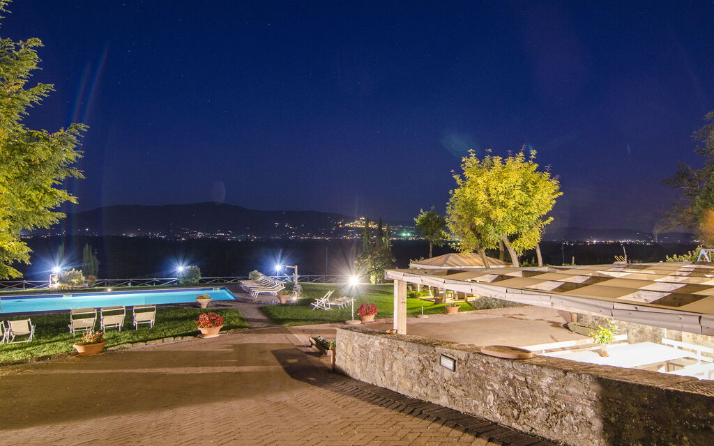 Villa Giare: Hage, Utendørs, Visningar