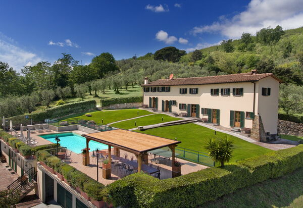 Villa Le Ferrette: Garten, Schwimmbad