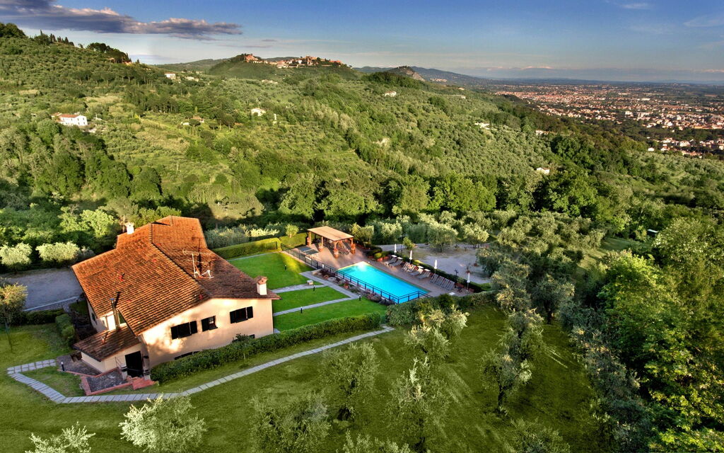 Villa Le Ferrette: Giardino, Piscina, Vista Panoramica