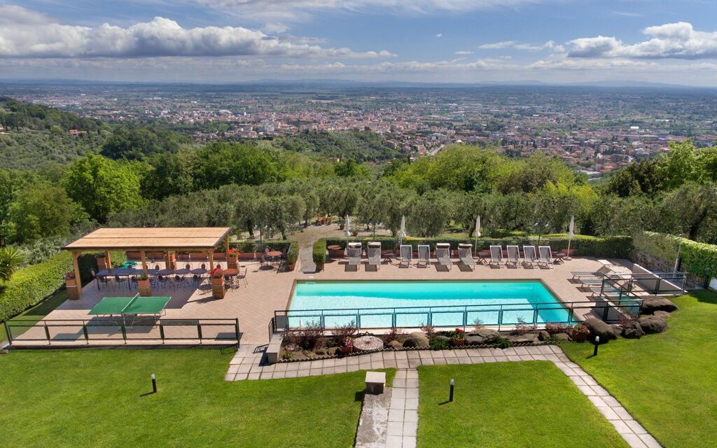 Villa Le Ferrette: Giardino, Piscina, Vista Panoramica