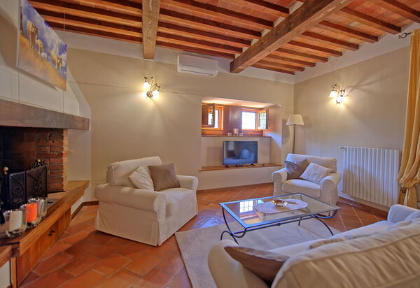 Villa Crispinino: Woonkamer