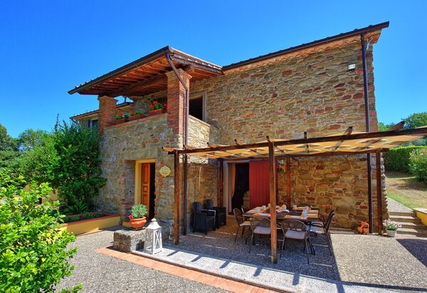 Villa Crispinino: Balkon / terras / patio, Buitenshuis