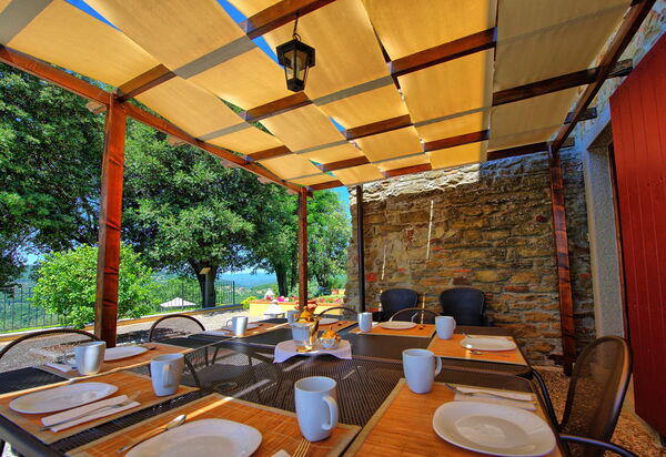 Villa Crispinino: Balkon / terras / patio, Buitenshuis