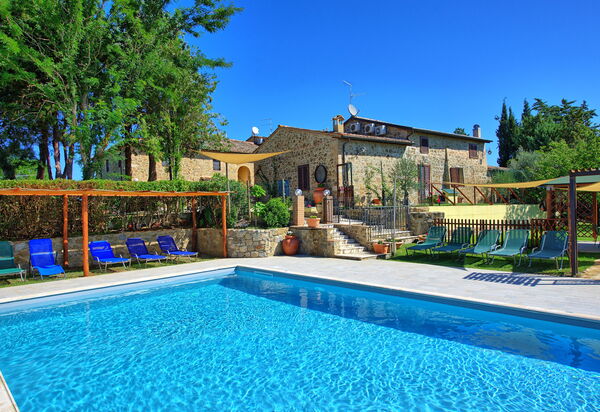 Cerretalta: бассейн, Лето