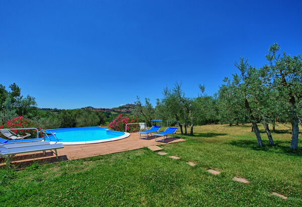 Villa Corolle: Garten, Schwimmbad