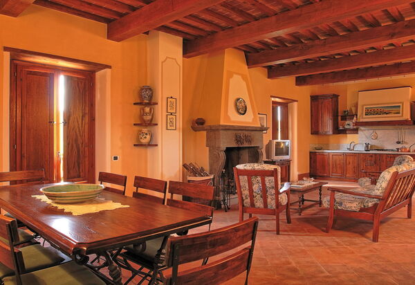 Villa Sant' Angelo: Esszimmer, Wohnzimmer