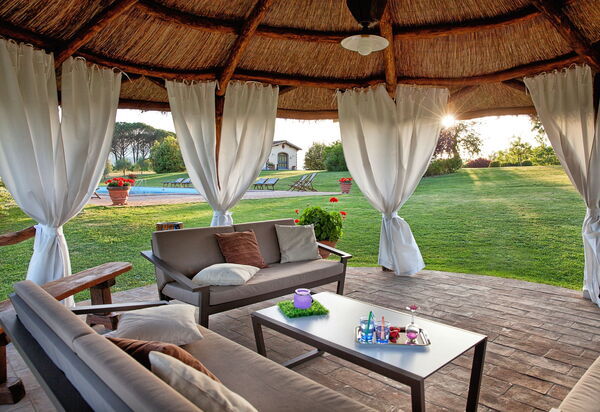 Villa Sant' Angelo: Draussen