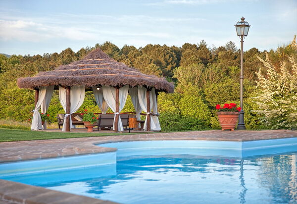 Villa Sant' Angelo: Draussen, Schwimmbad