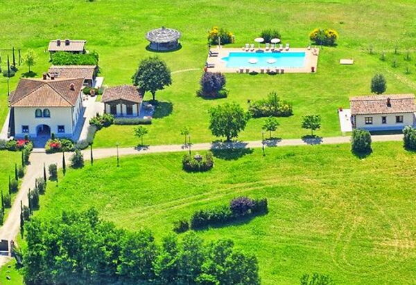 Villa Sant' Angelo: Ansichten, Garten