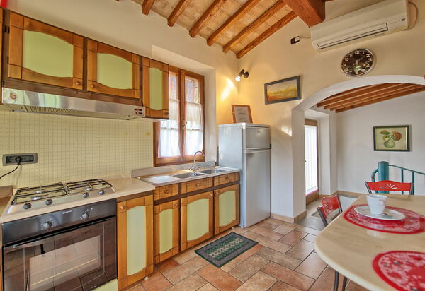 Poggiluglio: Esszimmer, Küche