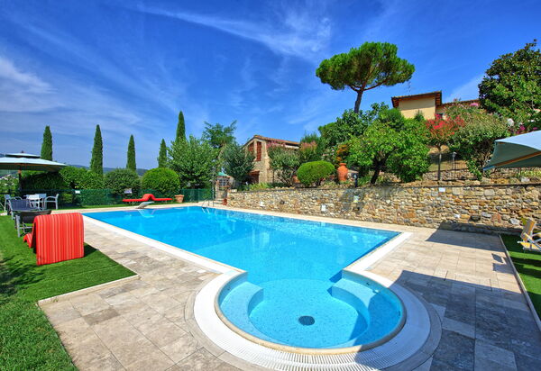 Poggiluglio: Schwimmbad