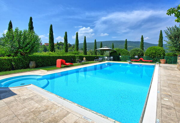 Poggiluglio: Schwimmbad