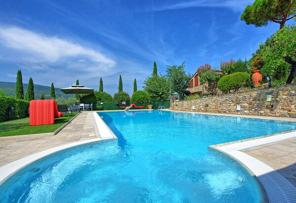 Poggiluglio: Schwimmbad