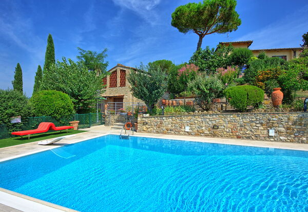 Poggiluglio: Schwimmbad