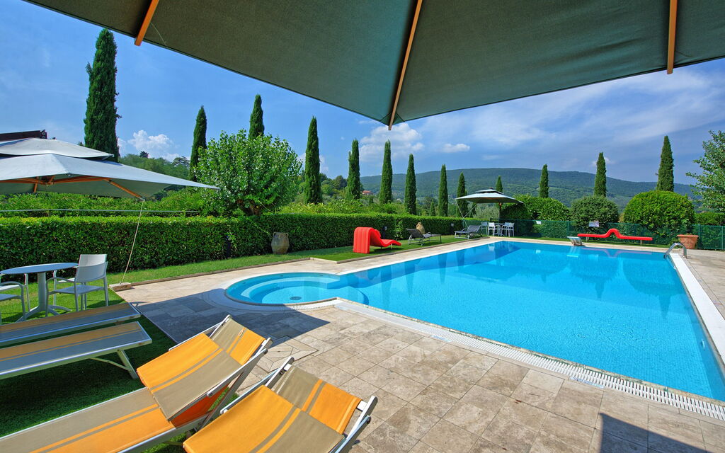 Poggiluglio: Giardino, Piscina