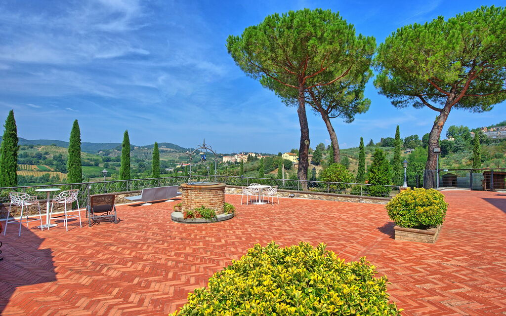 Poggiluglio: Giardino