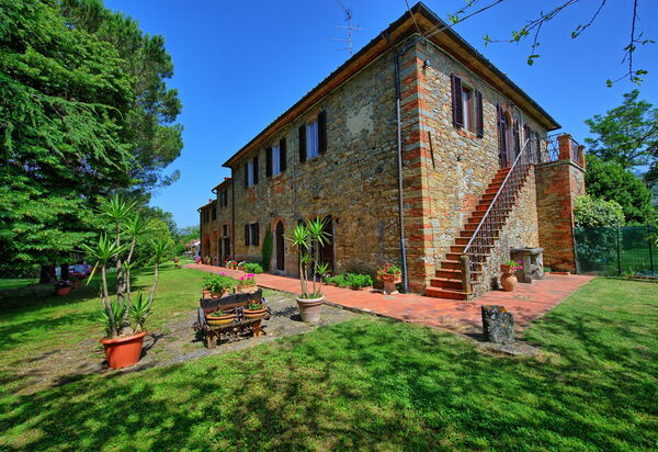 Villa Campogialli: Building Exterior, Garden