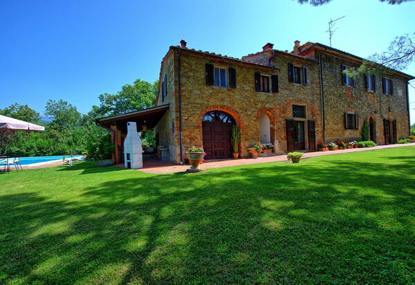 Villa Campogialli: Building Exterior, Garden