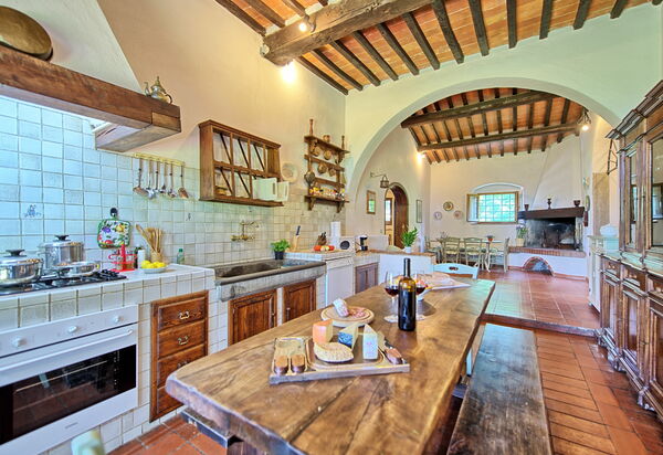 Villa Campogialli: Dining Room, Kitchen