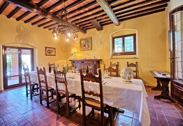 Villa Campogialli: Dining Room, Kitchen
