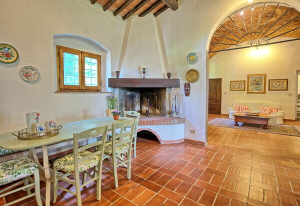 Villa Campogialli: Dining Room, Kitchen