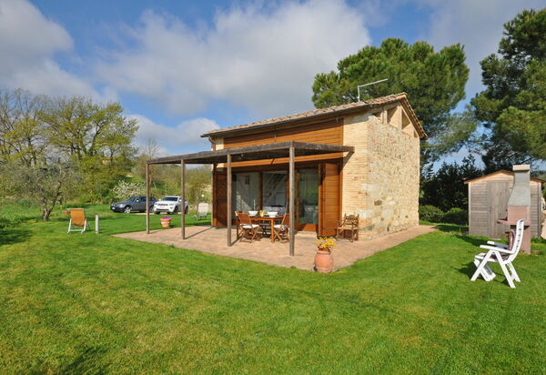 Capannino: Building Exterior, Garden