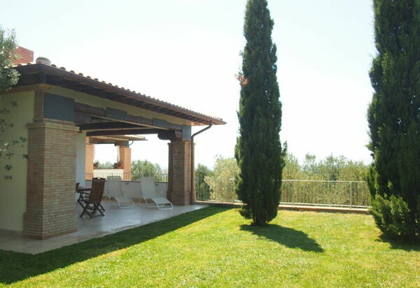 Villa Dei Cipressi: Außen, Balkon / Terrasse / Patio, Draussen, Garten