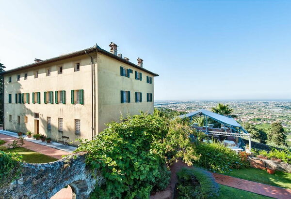 Villa Camaiore: Сад, Экстерьеры