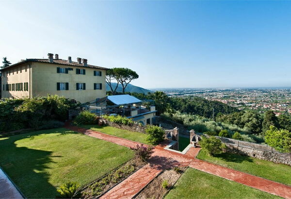 Villa Camaiore: Сад, Экстерьеры