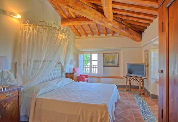Villa Camaiore: Спальня