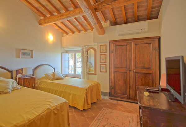 Villa Camaiore: Спальня