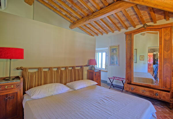 Villa Camaiore: Спальня